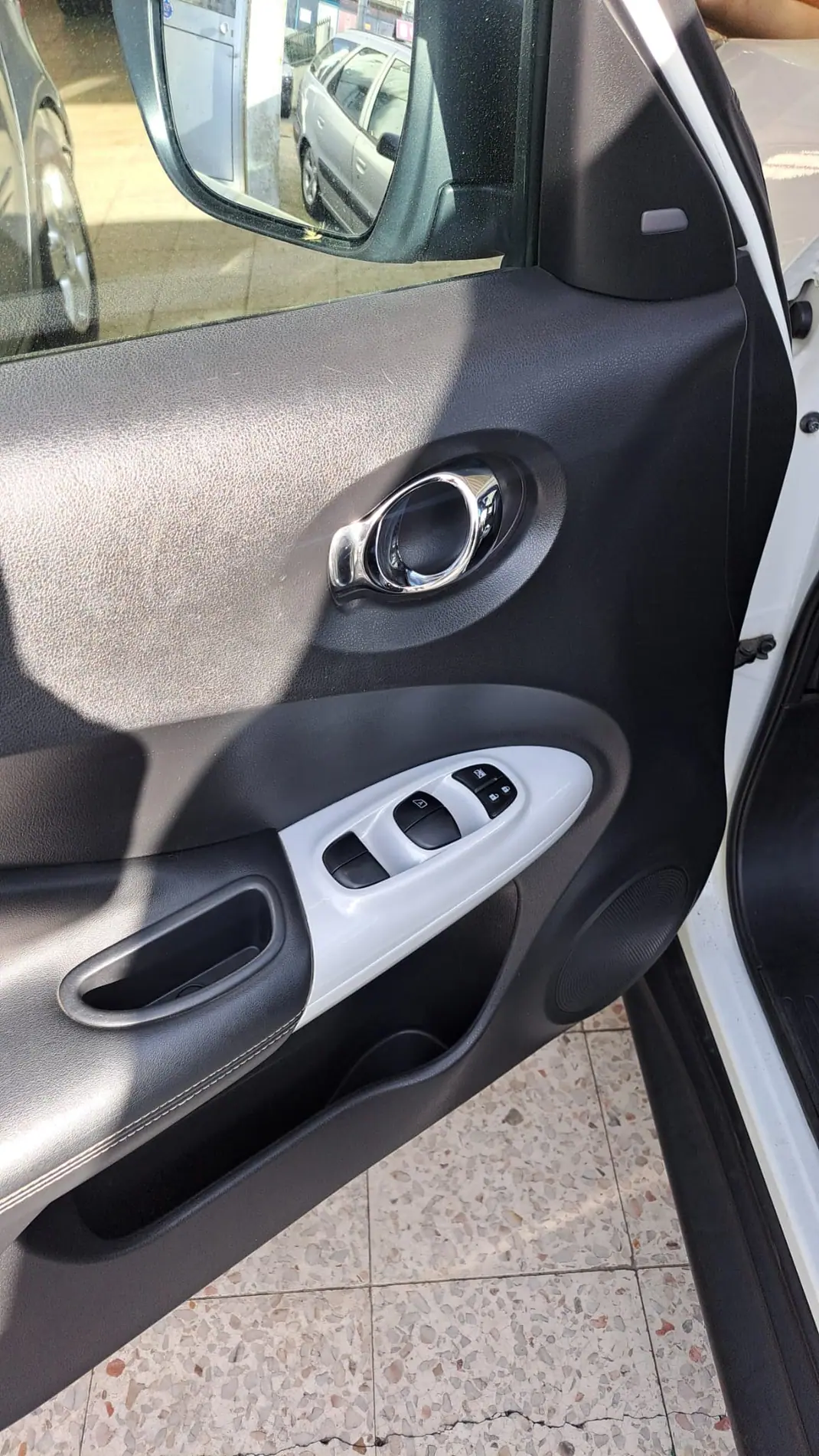 Nissan Juke 2014 - 10300 EUR, 170000 km - AUTO.MOTO.pt - 170000km - foto 14 de 15