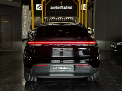 Porsche Macan 2025 - 87990 EUR, 15800 km - AUTO.MOTO.pt - 15800km - foto 13 de 33