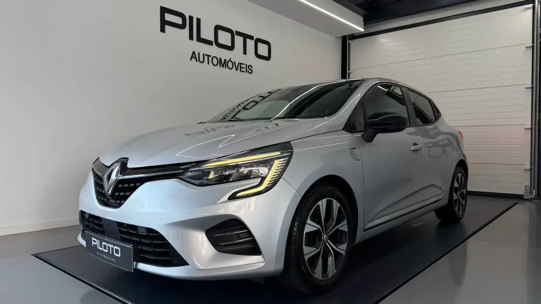 Renault Clio 2021 - 11490 EUR, 171078 km - AUTO.MOTO.pt - 171078km - foto 1 de 27
