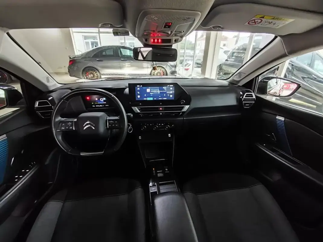 Citroën e-C4 2022 - 18500 EUR, 29900 km - AUTO.MOTO.pt - 29900km - foto 31 de 32