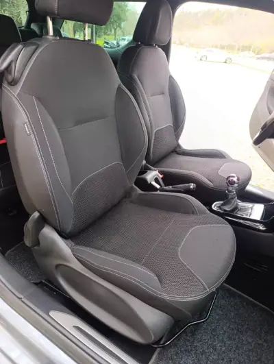 Citroën DS3 2010 - 8850 EUR, 135938 km - AUTO.MOTO.pt - 135938km - foto 11 de 12