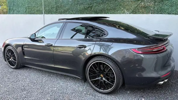 Porsche Panamera 2020 - 69900 EUR, 109000 km - AUTO.MOTO.pt - 109000km - foto 4 de 16