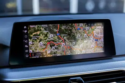 BMW 530e 2019 - 26850 EUR, 181810 km - AUTO.MOTO.pt - 181810km - foto 17 de 47