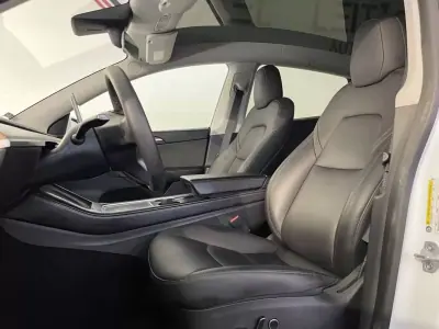 Tesla Model Y 2022 - 38750 EUR, 44000 km - AUTO.MOTO.pt - 44000km - foto 14 de 42