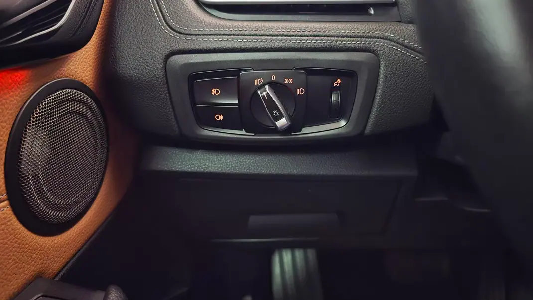 BMW 216 Active Tourer 2017 - 16990 EUR, 118407 km - AUTO.MOTO.pt - 118407km - foto 22 de 72