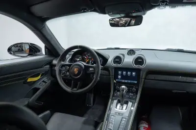 Porsche 718 Cayman 2021 - 134950 EUR, 23000 km - AUTO.MOTO.pt - 23000km - foto 20 de 41