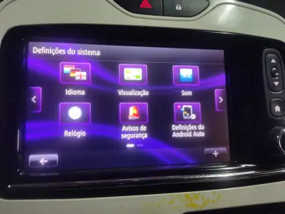 Renault Zoe 2019 - 10950 EUR, 82000 km - AUTO.MOTO.pt - 82000km - foto 8 de 18