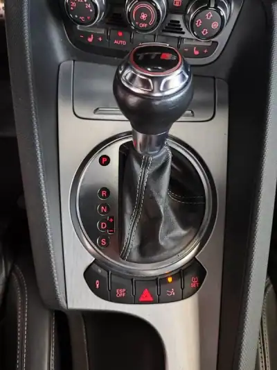 Audi TT Coupé 2009 - 21150 EUR, 115300 km - AUTO.MOTO.pt - 115300km - foto 32 de 35