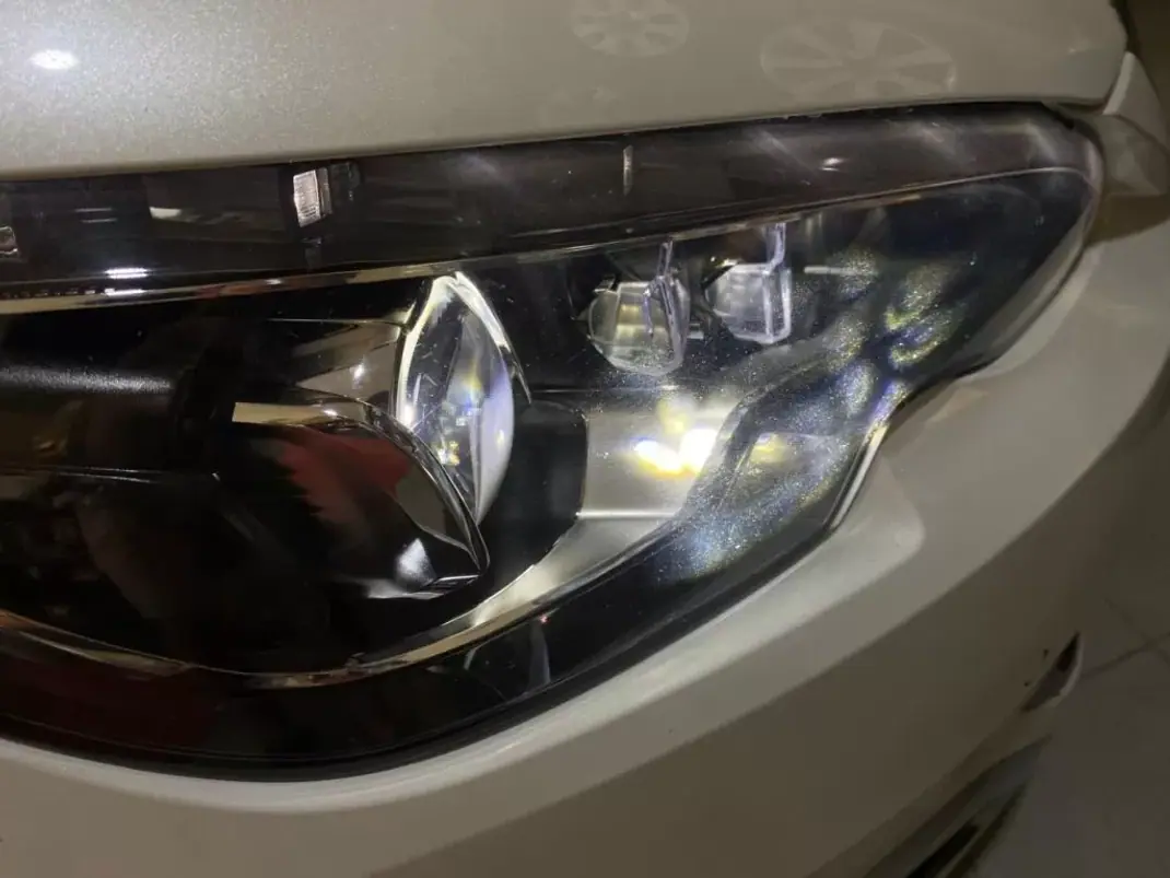 Peugeot 308 2016 - 14200 EUR, 132000 km - AUTO.MOTO.pt - 132000km - foto 7 de 23