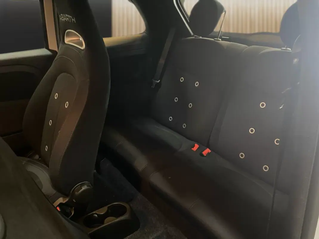 Abarth 595 2018 - 18800 EUR, 92411 km - AUTO.MOTO.pt - 92411km - foto 18 de 20