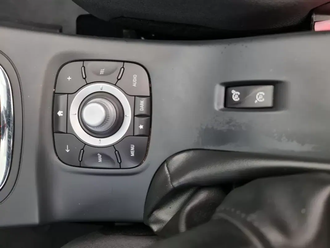 Renault Mégane Cabrio 2015 - 14990 EUR, 195000 km - AUTO.MOTO.pt - 195000km - foto 35 de 43