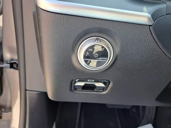 Mercedes-Benz C 300e 2022 - 39990 EUR, 59000 km - AUTO.MOTO.pt - 59000km - foto 33 de 47