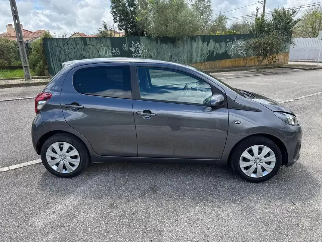Peugeot 108 2021 - 11000 EUR, 62048 km - AUTO.MOTO.pt - 62048km - foto 7 de 32