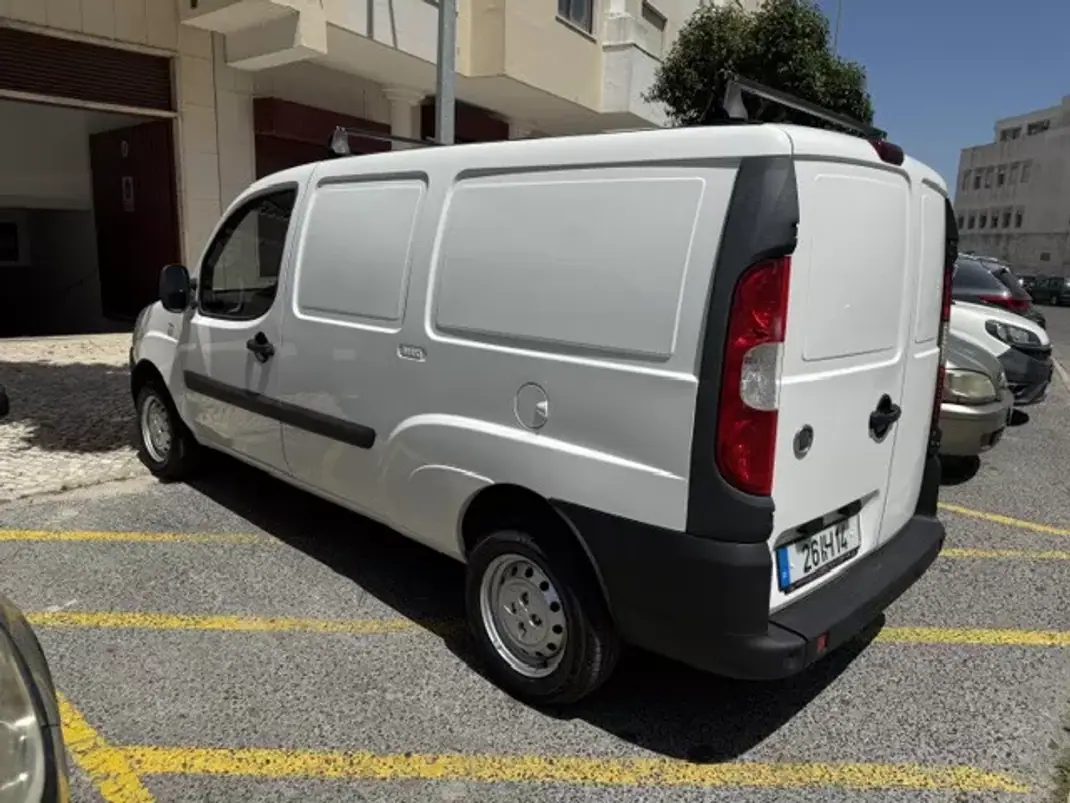 Fiat DOBLO CARGO 1.3 MULTIJET EASY 2009 - 5250 EUR, 190000 km - AUTO.MOTO.pt - 190000km - foto 14 de 27