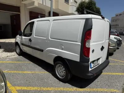 Fiat DOBLO CARGO 1.3 MULTIJET EASY 2009 - 5250 EUR, 190000 km - AUTO.MOTO.pt - 190000km - foto 14 de 27