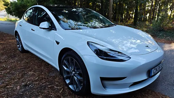 Tesla Model 3 2023 — foto 2 de 14