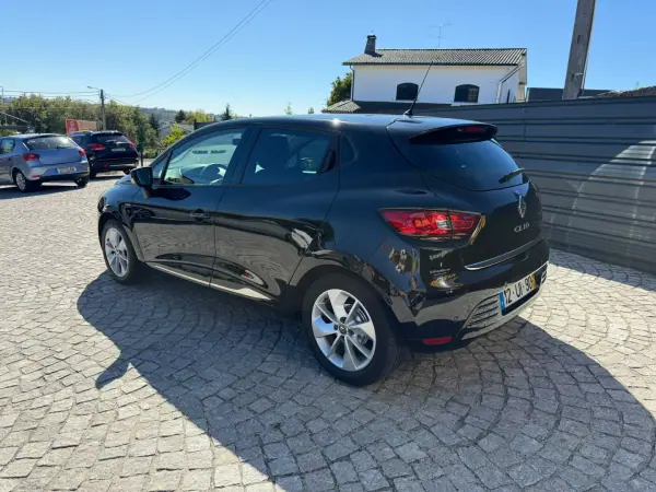 Renault Clio 2018 — photo 3 of 20