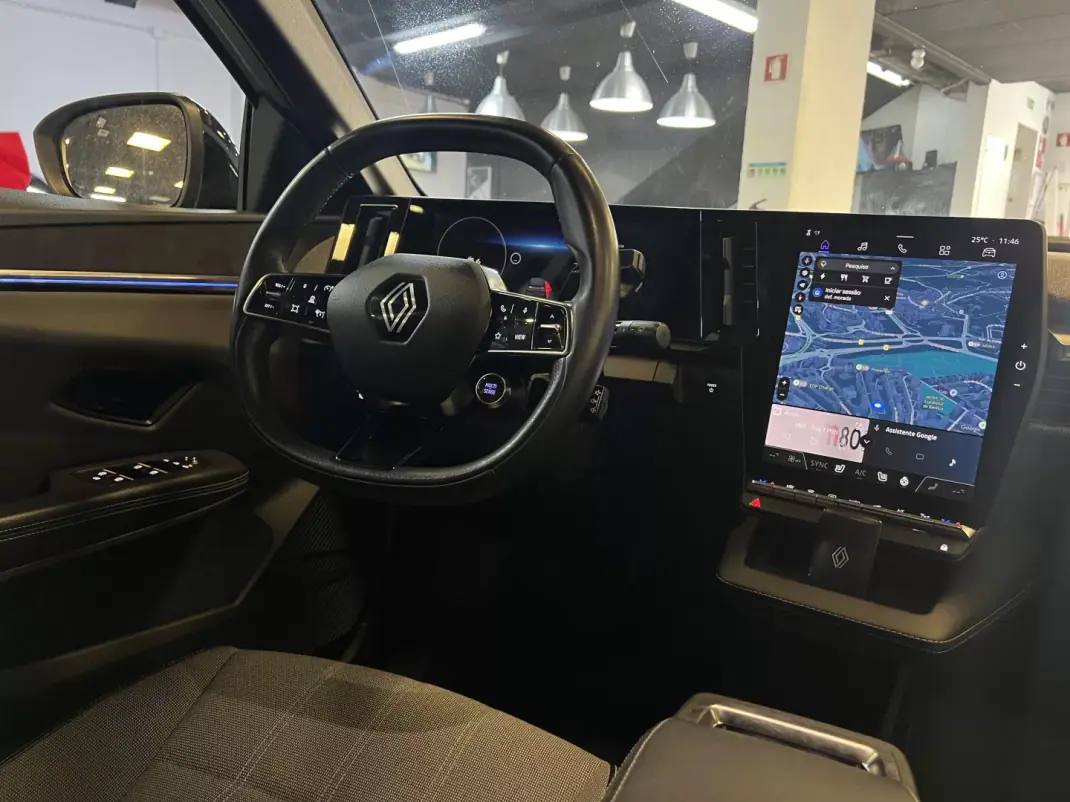 Renault Mégane E-Tech 2022 - 27990 EUR, 50000 km - AUTO.MOTO.pt - 50000km - foto 12 de 54