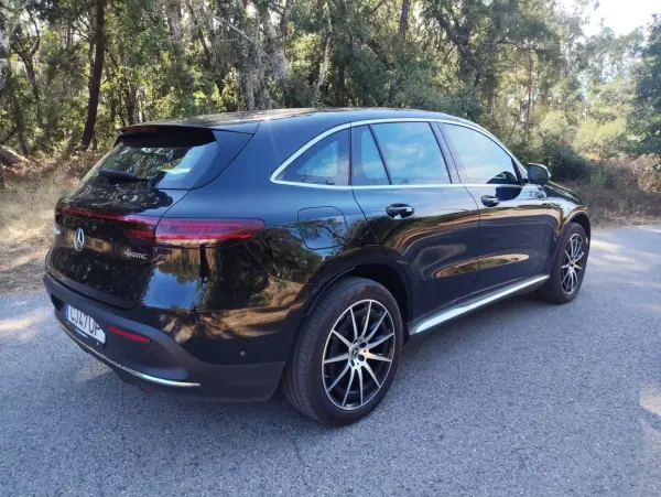 Mercedes-Benz EQC 2023 - 38900 EUR, 68000 km - AUTO.MOTO.pt - 68000km - foto 12 de 21