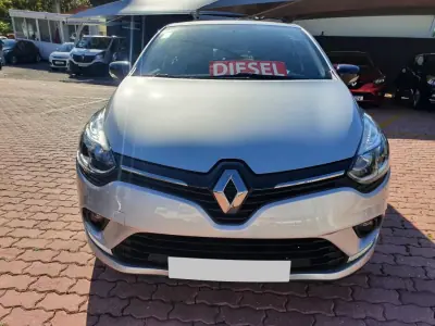 Renault Clio 2019 - 13250 EUR, 142000 km - AUTO.MOTO.pt - 142000km - foto 2 de 11