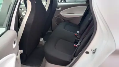Renault Zoe 2019 - 12500 EUR, 70000 km - AUTO.MOTO.pt - 70000km - foto 13 de 28