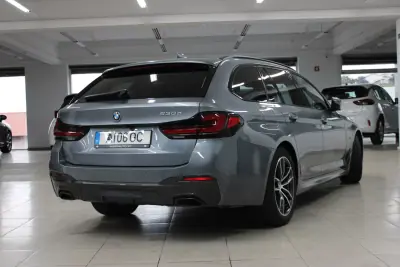 BMW 530e 2021 - 32990 EUR, 137000 km - AUTO.MOTO.pt - 137000km - foto 29 de 39