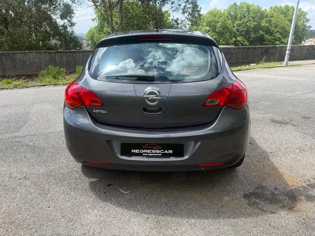 Opel Astra 2010 - 5990 EUR, 175000 km - AUTO.MOTO.pt - 175000km - foto 5 de 22