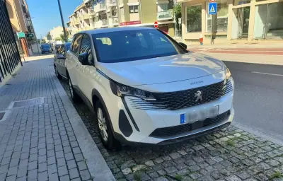 Peugeot 5008 2023 - 25800 EUR, 54000 km - 54000km - foto 1 de 5