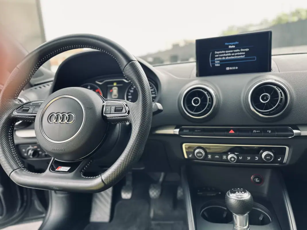 Audi A3 Sportback 2015 - 18150 EUR, 182000 km - AUTO.MOTO.pt - 182000km - foto 28 de 37