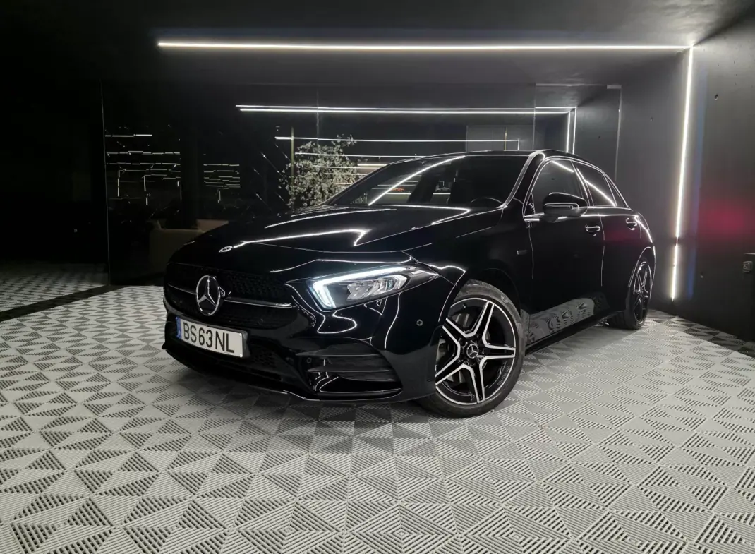 Mercedes-Benz A 250 2021 - 25750 EUR, 154000 km - AUTO.MOTO.pt - 154000km - foto 1 de 26