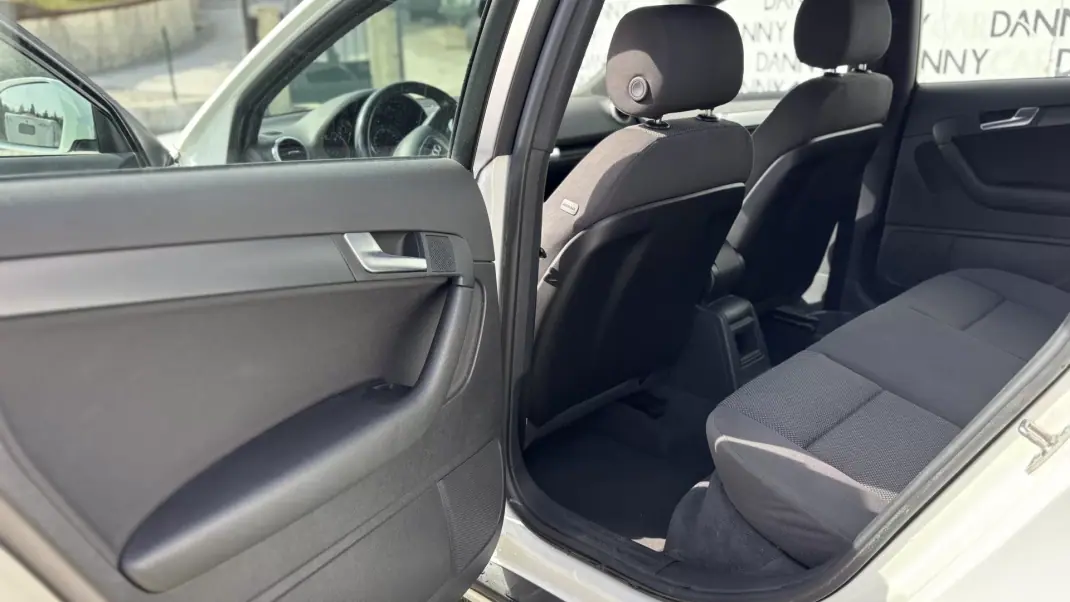 Audi A3 Sportback 2009 - 6900 EUR, 280000 km - AUTO.MOTO.pt - 280000km - foto 6 de 10
