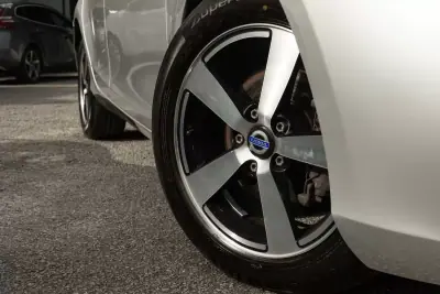 Volvo V40 2013 - 10999 EUR, 275270 km - AUTO.MOTO.pt - 275270km - foto 6 de 24