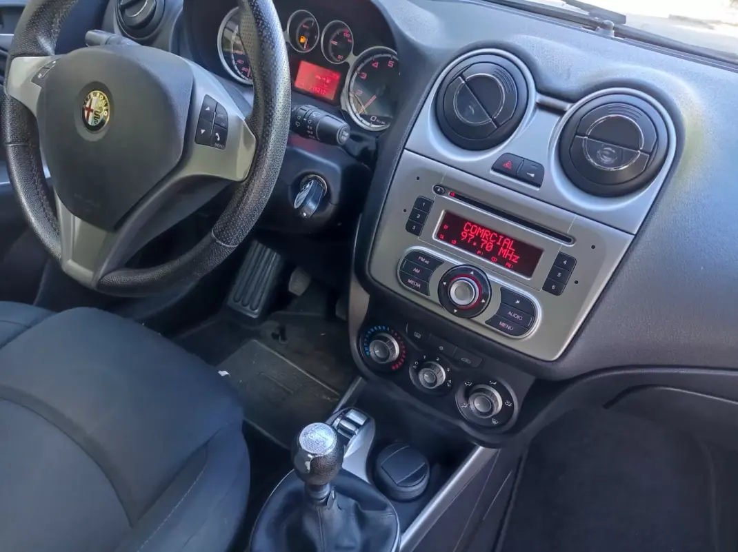 Alfa Romeo MiTo 2012 - 5990 EUR, 216500 km - AUTO.MOTO.pt - 216500km - foto 9 de 13