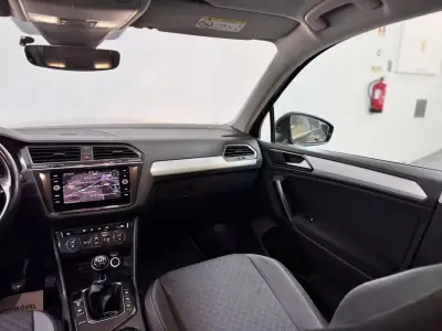 Volkswagen Tiguan 2017 - 17750 EUR, 120000 km - AUTO.MOTO.pt - 120000km - foto 26 de 50