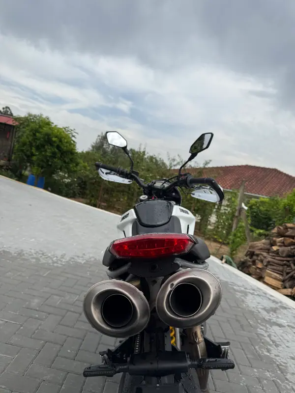 Ducati Hypermotard 796 2012 - 5600 EUR, 20148 km - AUTO.MOTO.pt - 20148km - foto 9 de 9