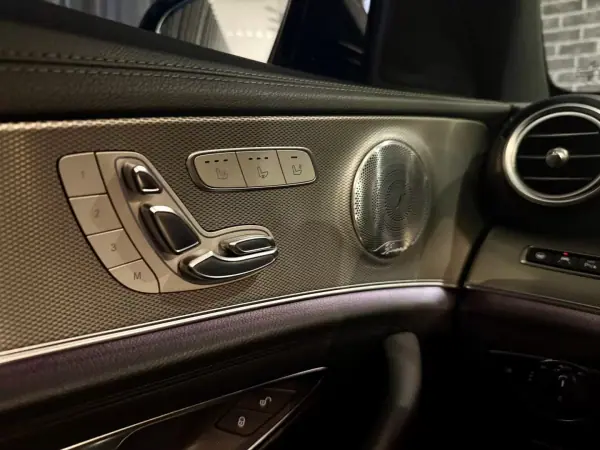 Mercedes-Benz E 43 AMG 2017 - 45990 EUR, 139000 km - AUTO.MOTO.pt - 139000km - foto 12 de 16