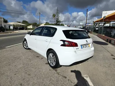 Peugeot 308 2019 - 11950 EUR, 112567 km - AUTO.MOTO.pt - 112567km - foto 4 de 10