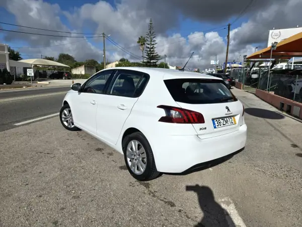 Peugeot 308 2019 - 11950 EUR, 112567 km - AUTO.MOTO.pt - 112567km - foto 4 de 10