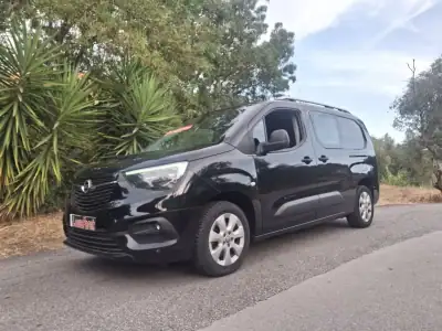 Opel Combo 2020 - 19250 EUR, 79784 km - AUTO.MOTO.pt - 79784km - foto 2 de 21