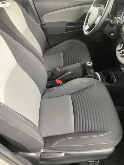 Toyota Yaris 2020 - 15900 EUR, 21350 km - AUTO.MOTO.pt - 21350km - foto 17 de 21