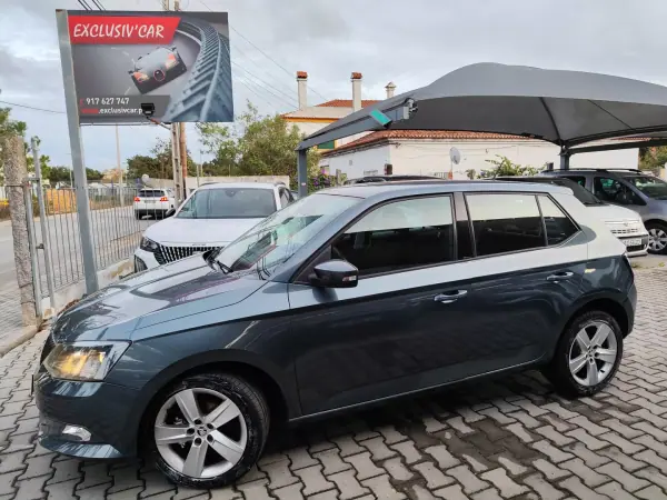 Skoda Fabia 2015 - 11900 EUR, 130000 km - AUTO.MOTO.pt - 130000km - foto 5 de 17
