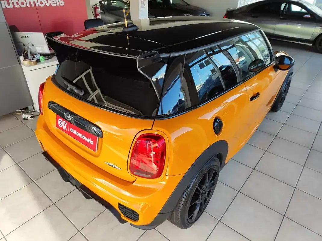 MINI John Cooper Works 2015 - 21500 EUR, 91950 km - AUTO.MOTO.pt - 91950km - foto 12 de 38
