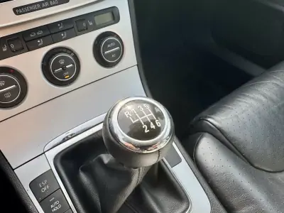 Volkswagen Passat Variant 2007 - 6950 EUR, 240000 km - AUTO.MOTO.pt - 240000km - foto 16 de 24