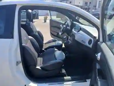 Fiat 500C 2021 - 11500 EUR, 132445 km - AUTO.MOTO.pt - 132445km - foto 13 de 15