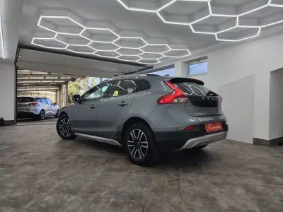Volvo V40 Cross Country 2018 - 15000 EUR, 106816 km - 106816km - foto 7 de 40