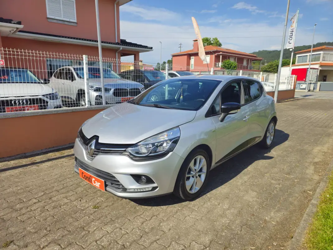 Renault Clio 2018 - 11990 EUR, 94000 km - AUTO.MOTO.pt - 94000km - foto 3 de 14