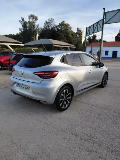 Renault Clio 2020 - 13980 EUR, 46000 km - AUTO.MOTO.pt - 46000km - foto 9 de 9