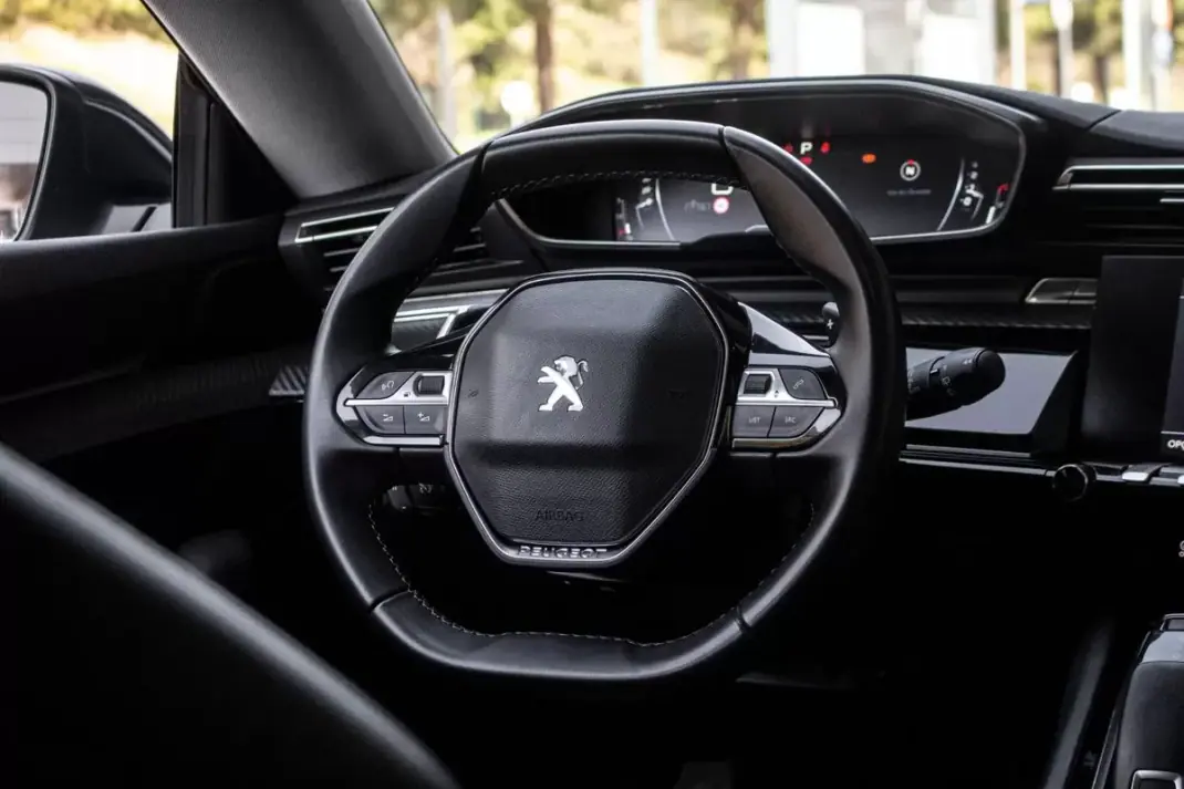 Peugeot 508 SW 2020 - 16990 EUR, 132236 km - AUTO.MOTO.pt - 132236km - foto 32 de 41