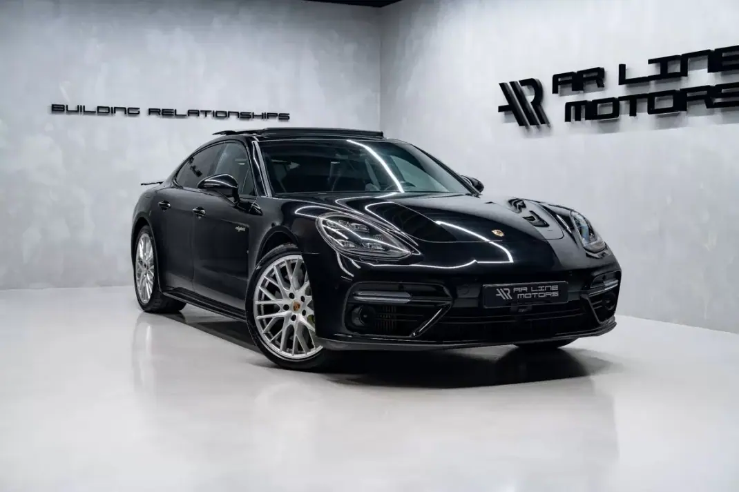 Porsche Panamera 2017 - 91950 EUR, 67458 km - AUTO.MOTO.pt - 67458km - foto 3 de 60
