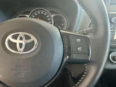 Toyota Yaris 2018 - 14900 EUR, 41312 km - AUTO.MOTO.pt - 41312km - foto 13 de 27